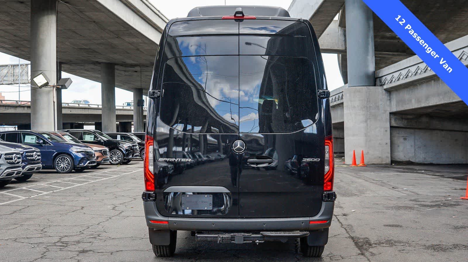 Thumbnail: 2024 Mercedes-Benz Sprinter - 3