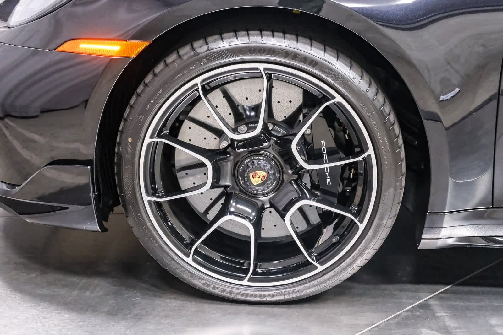 Thumbnail: 2023 Porsche 911 - 10