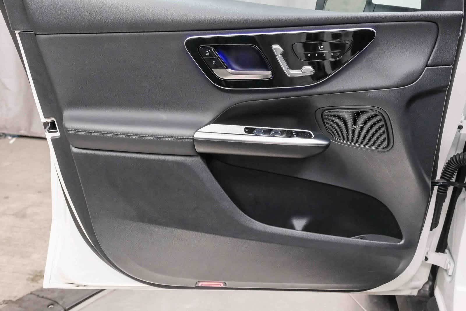 Thumbnail: 2025 Mercedes-Benz GLC - 21