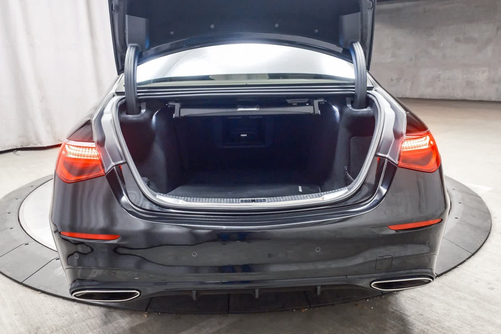 Thumbnail: 2022 Mercedes-Benz S-Class - 25