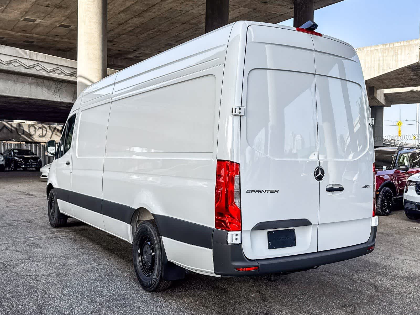Thumbnail: 2026 Mercedes-Benz Sprinter - 8