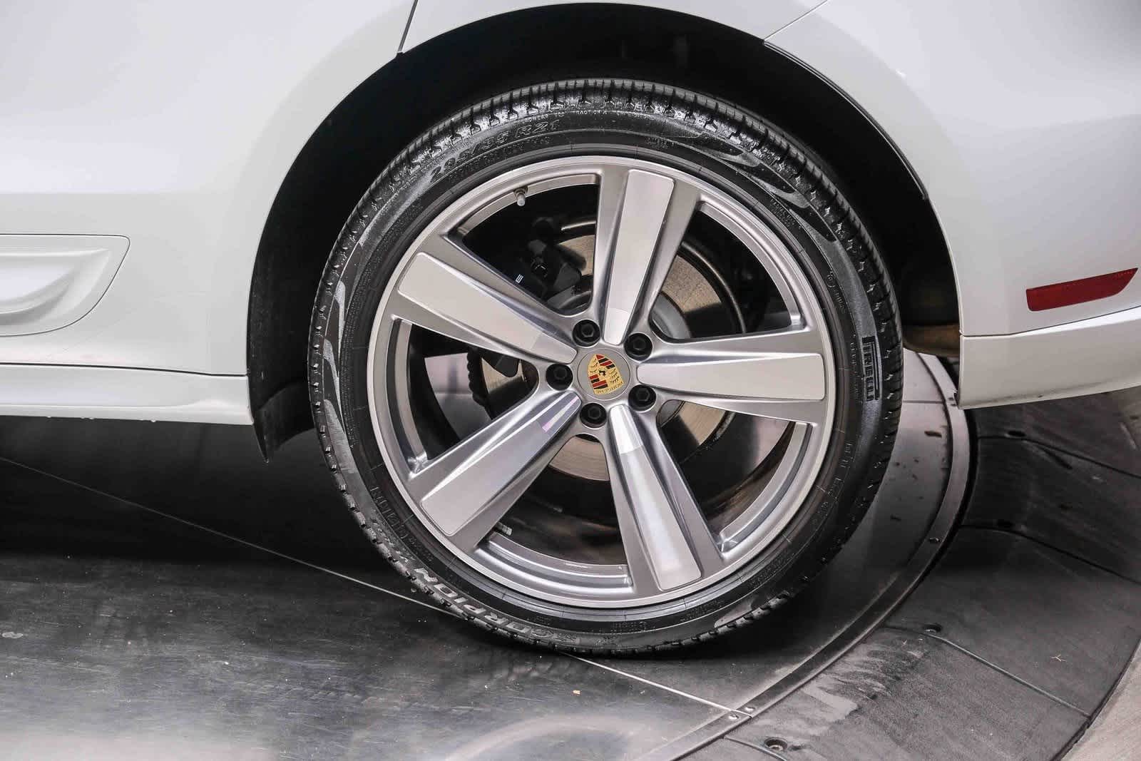 Thumbnail: 2024 Porsche Macan - 9