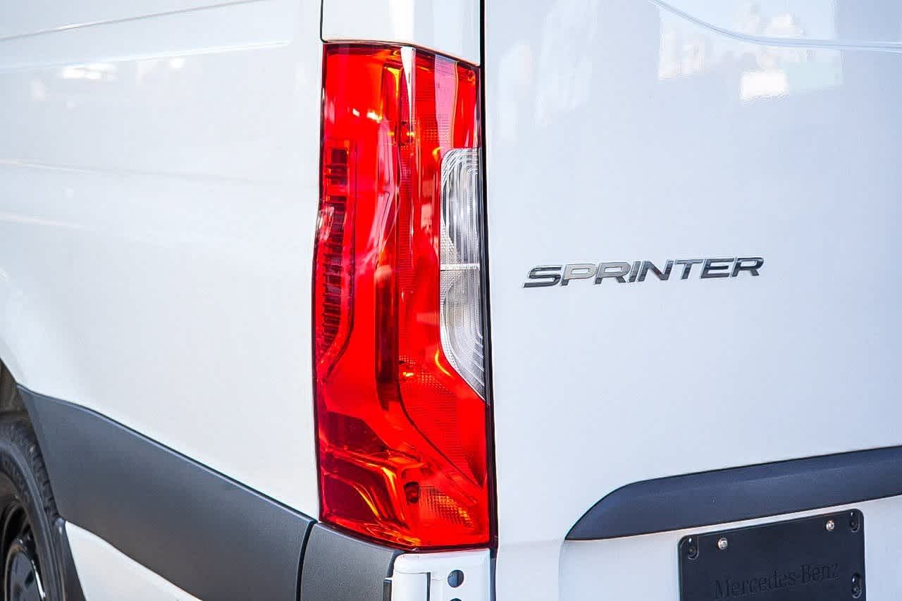 Thumbnail: 2026 Mercedes-Benz Sprinter - 9