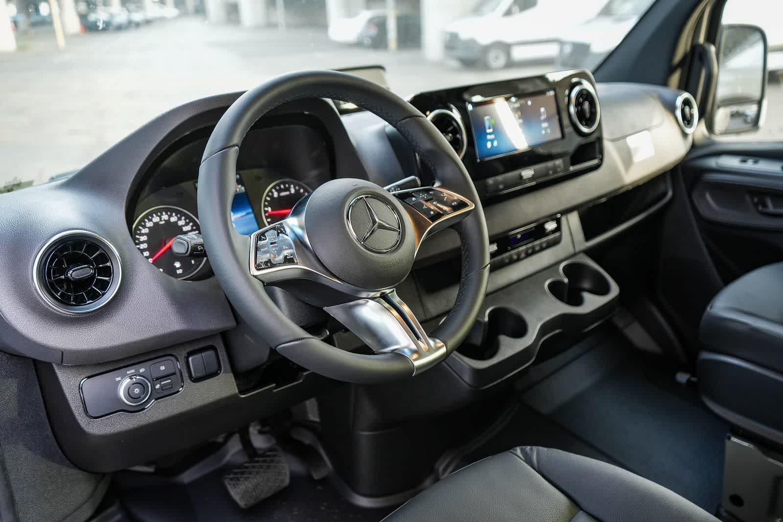 Thumbnail: 2026 Mercedes-Benz Sprinter - 12