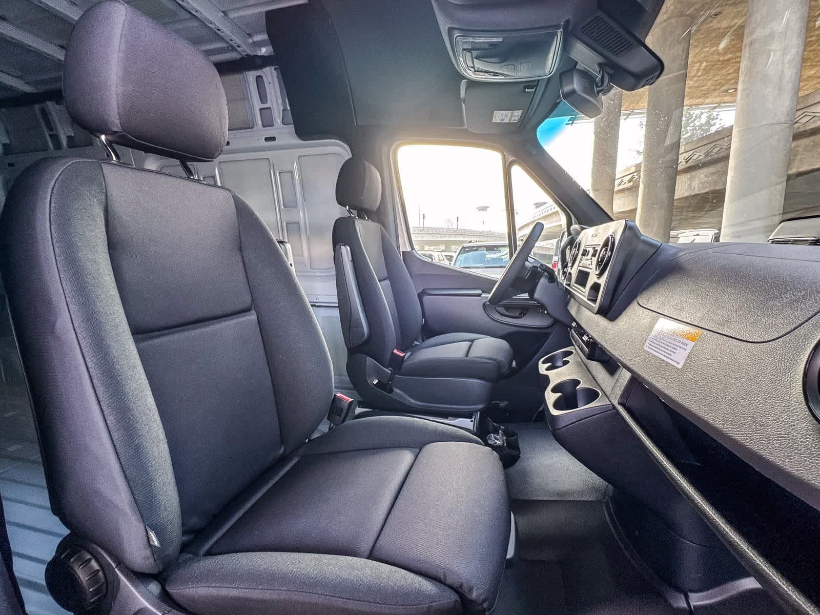 Thumbnail: 2026 Mercedes-Benz Sprinter - 15