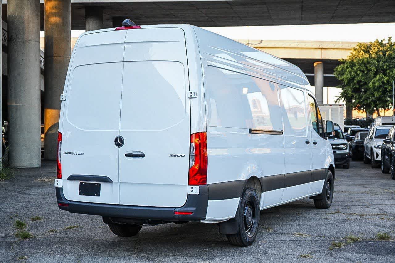 Thumbnail: 2026 Mercedes-Benz Sprinter - 6