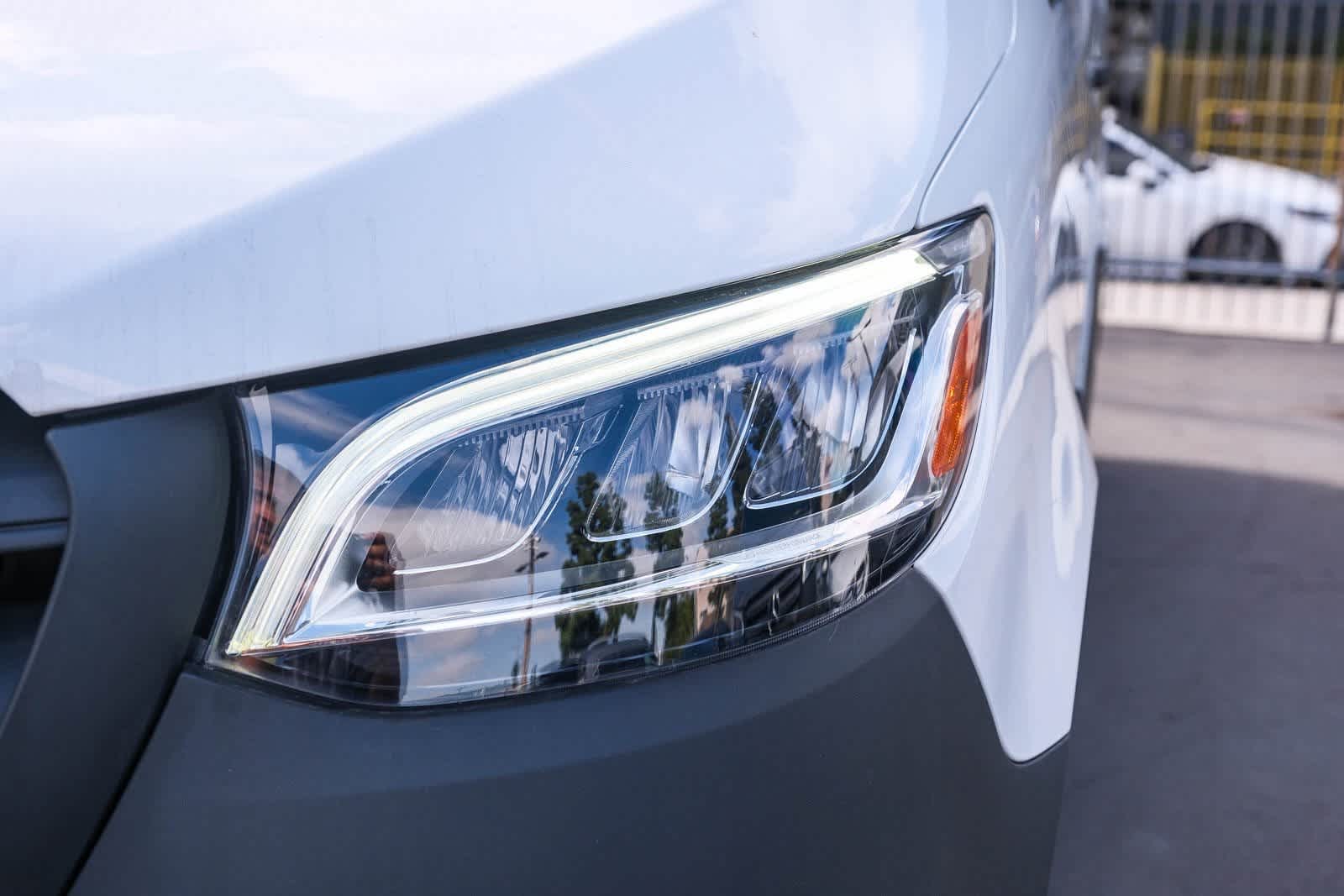 Thumbnail: 2024 Mercedes-Benz Sprinter - 11