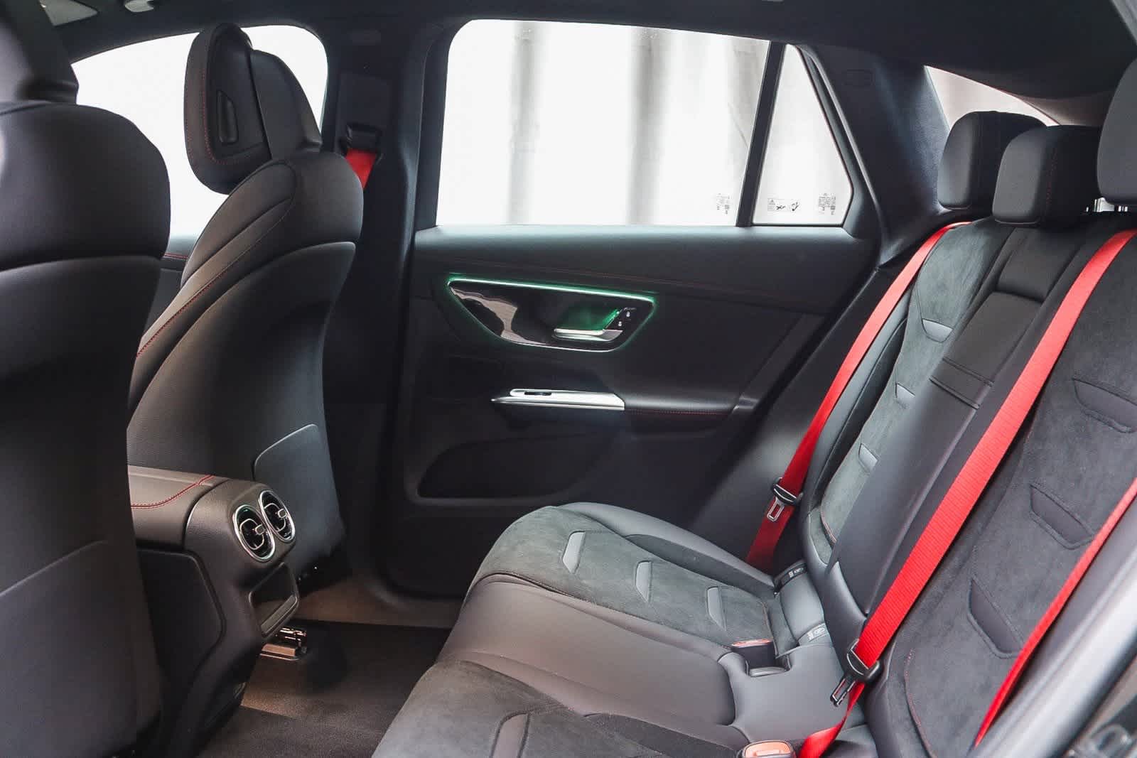 Thumbnail: 2025 Mercedes-Benz GLC - 18