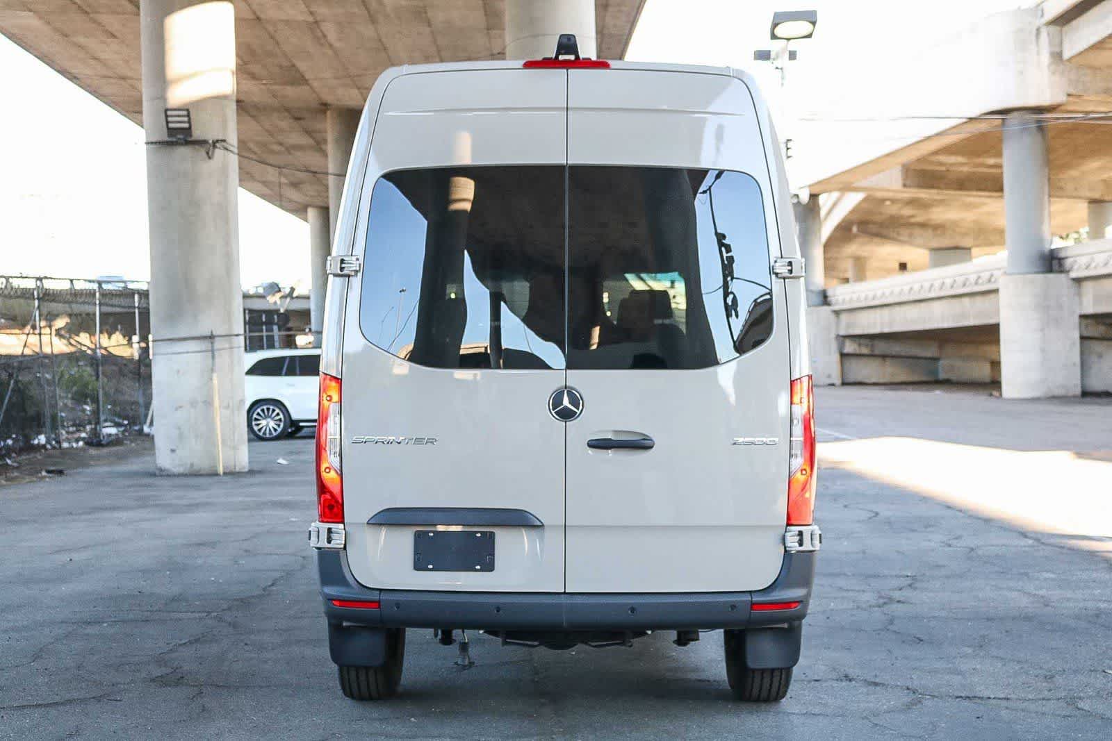 Thumbnail: 2026 Mercedes-Benz Sprinter - 7
