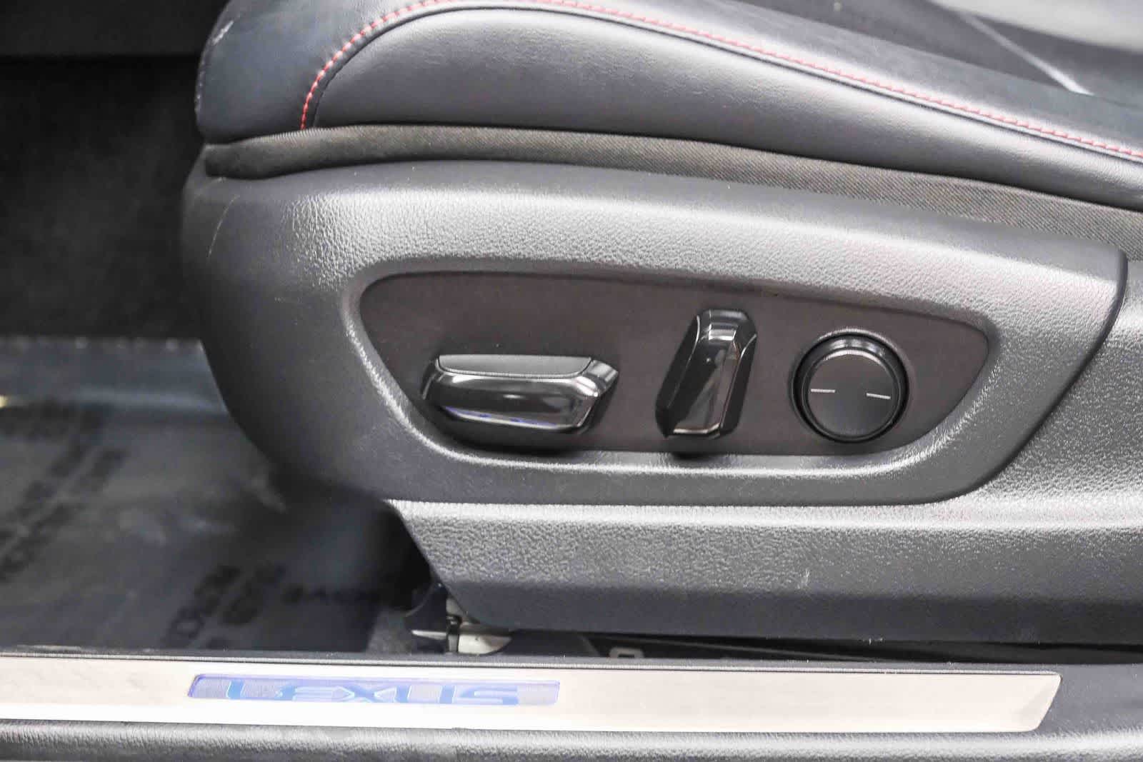 Thumbnail: 2020 Lexus UX - 23