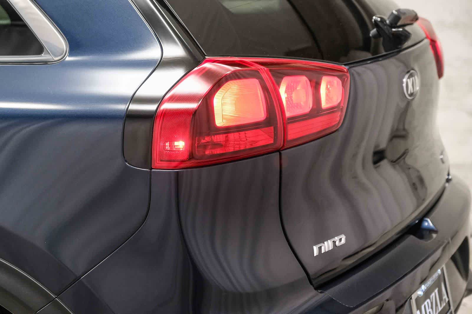 Thumbnail: 2020 Kia Niro - 7