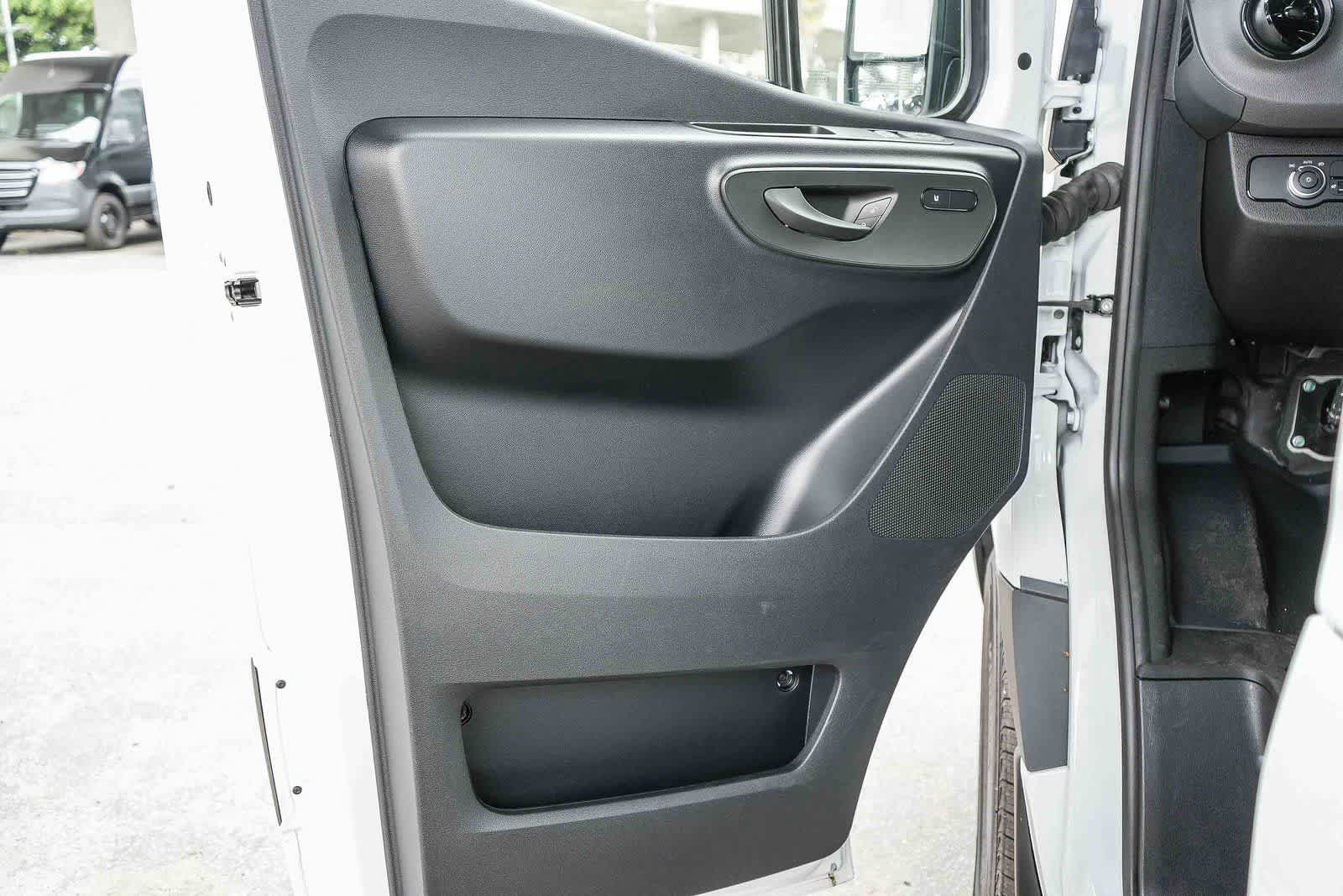 Thumbnail: 2026 Mercedes-Benz Sprinter - 20