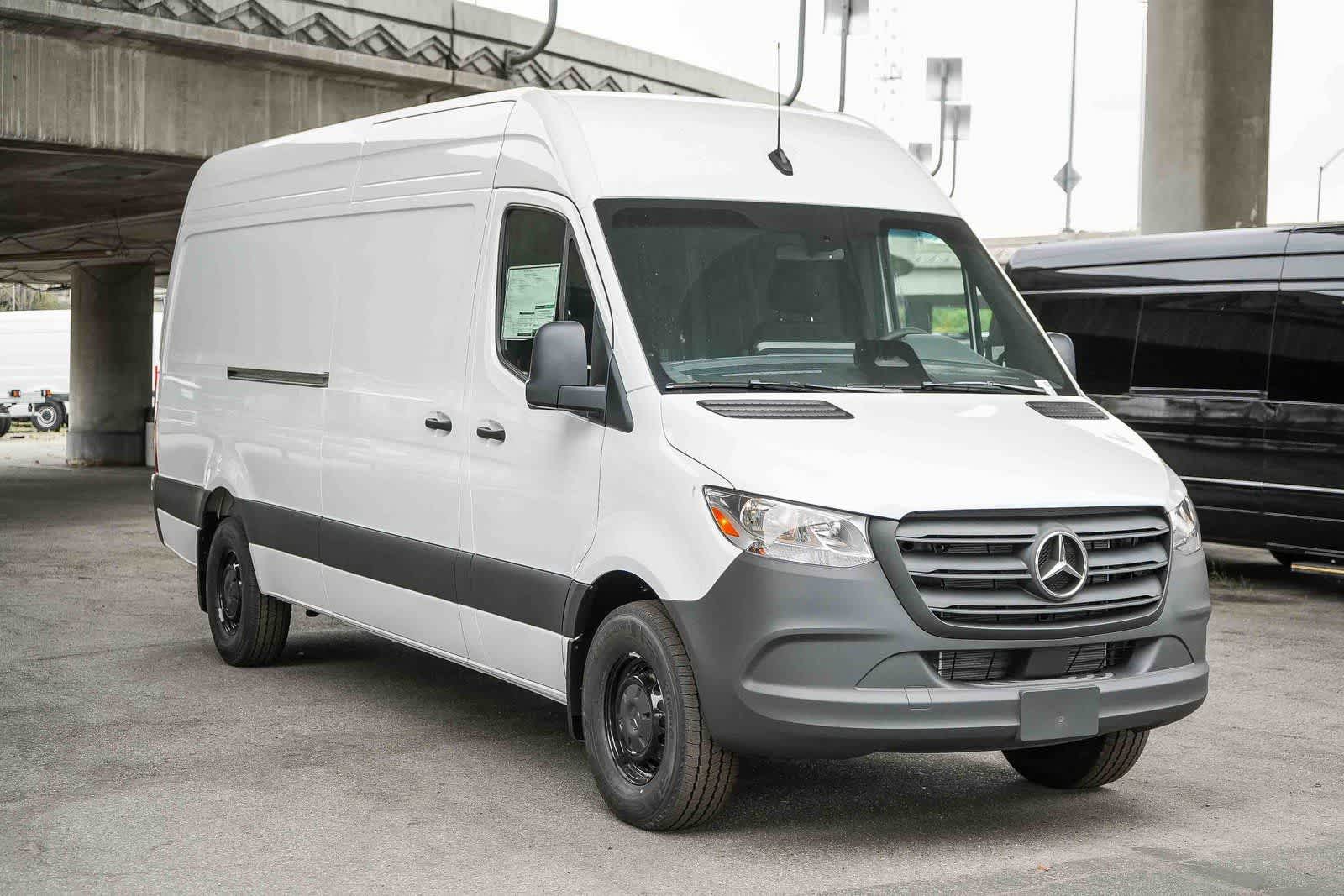 Thumbnail: 2026 Mercedes-Benz Sprinter - 3