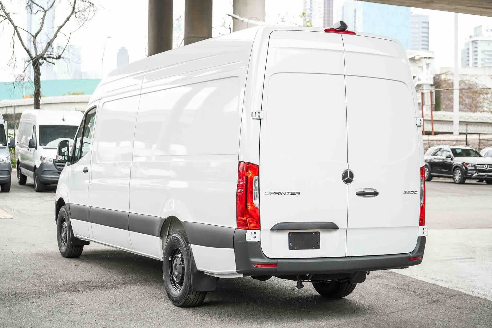 Thumbnail: 2026 Mercedes-Benz Sprinter - 8