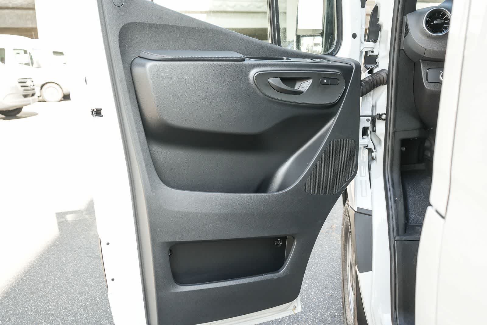 Thumbnail: 2026 Mercedes-Benz Sprinter - 24