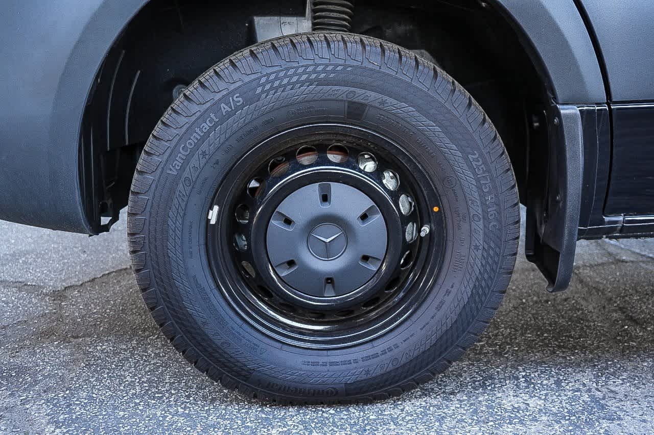 Thumbnail: 2024 Mercedes-Benz Sprinter - 11