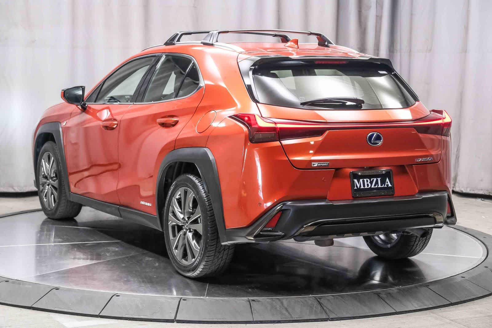 Thumbnail: 2020 Lexus UX - 2