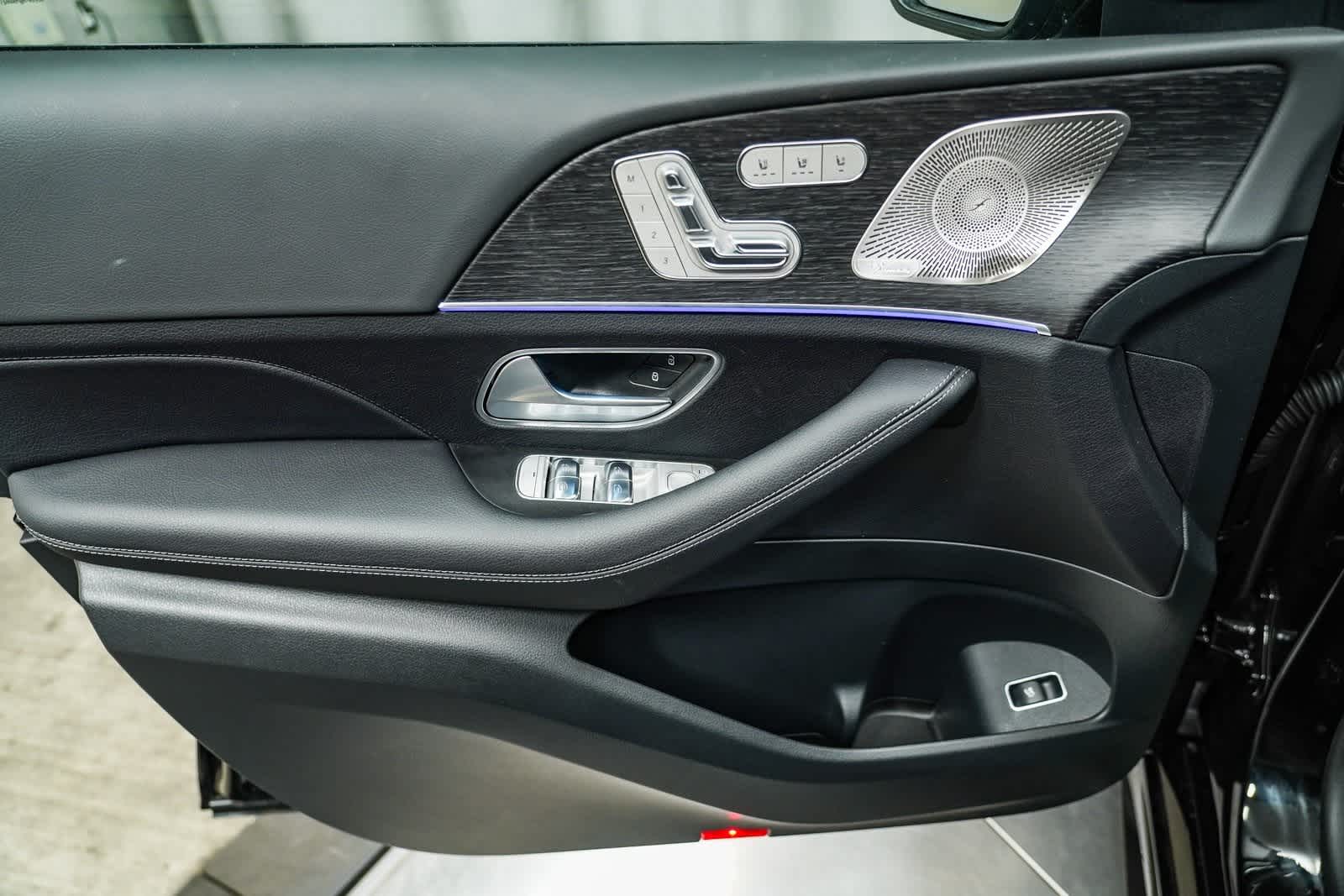 Thumbnail: 2026 Mercedes-Benz GLE - 16