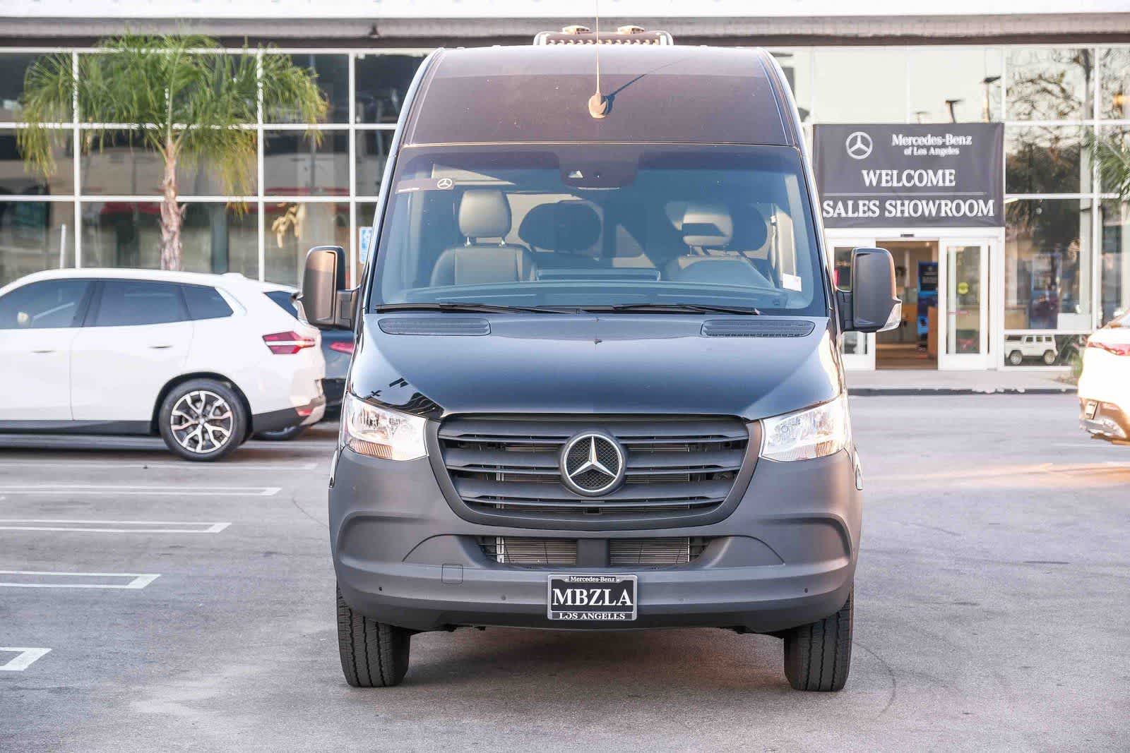 Thumbnail: 2024 Mercedes-Benz Sprinter - 3