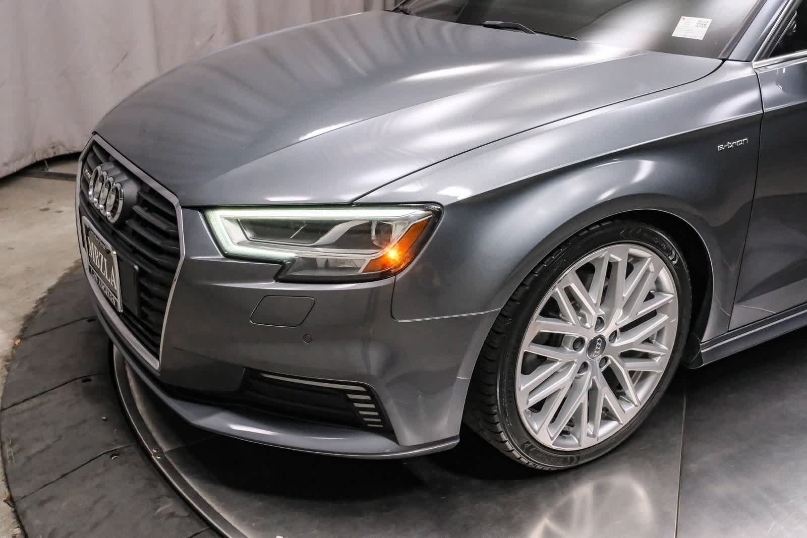 Thumbnail: 2018 Audi A3 e-tron - 12