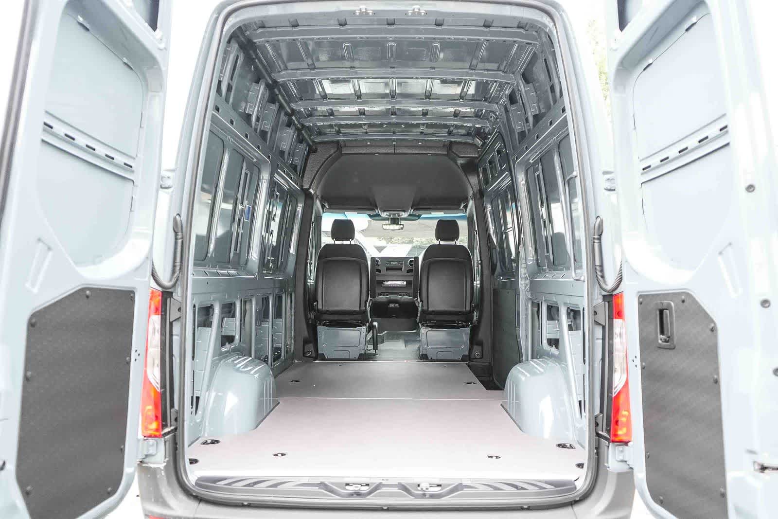 Thumbnail: 2026 Mercedes-Benz Sprinter - 31