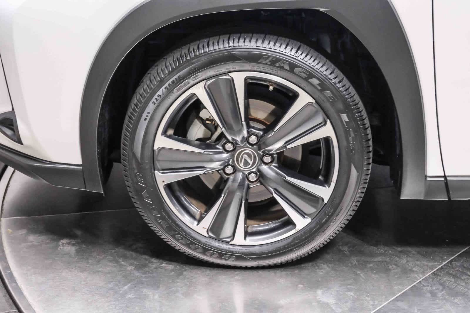 Thumbnail: 2021 Lexus UX - 10