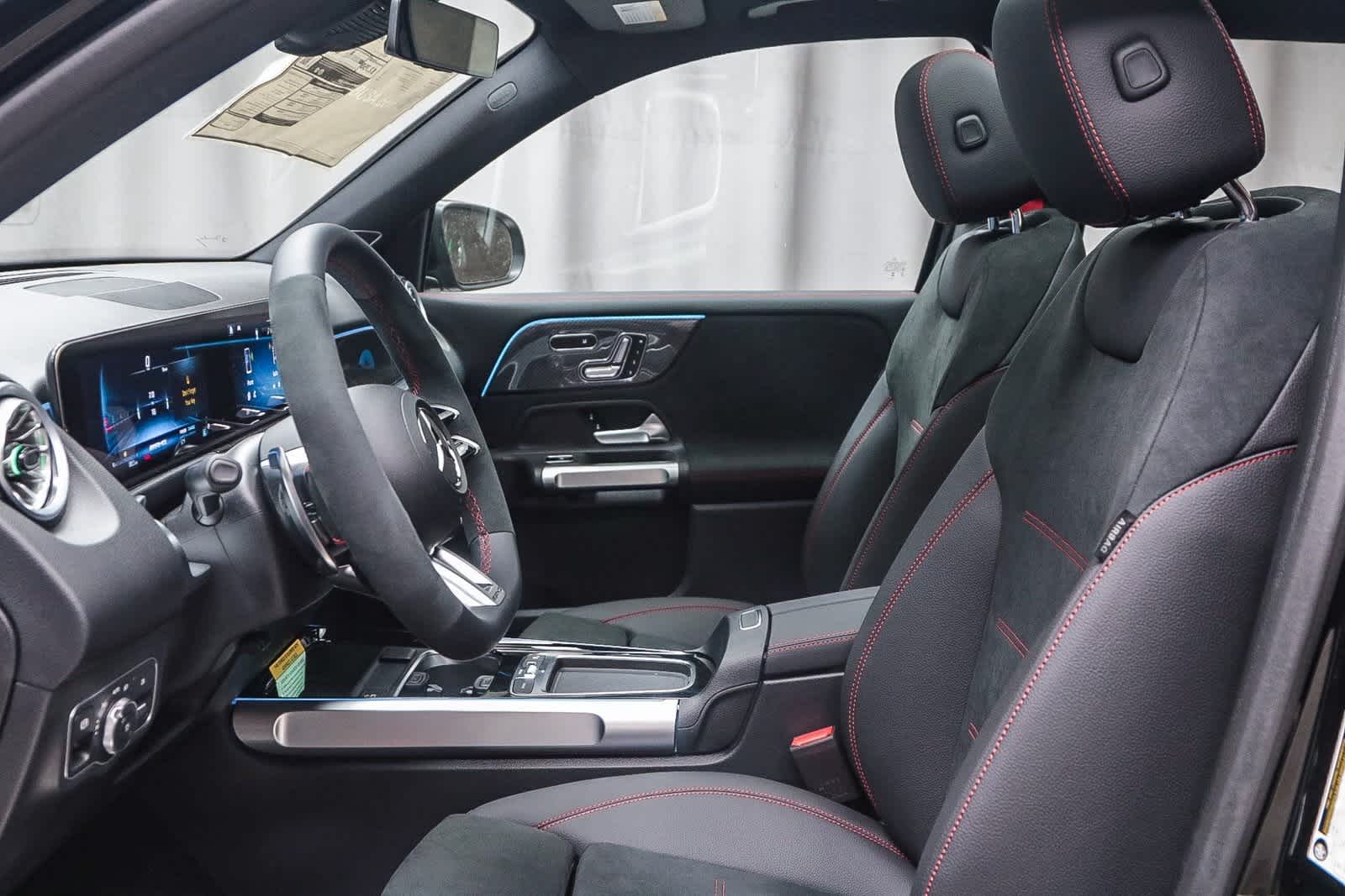 Thumbnail: 2025 Mercedes-Benz GLB - 19