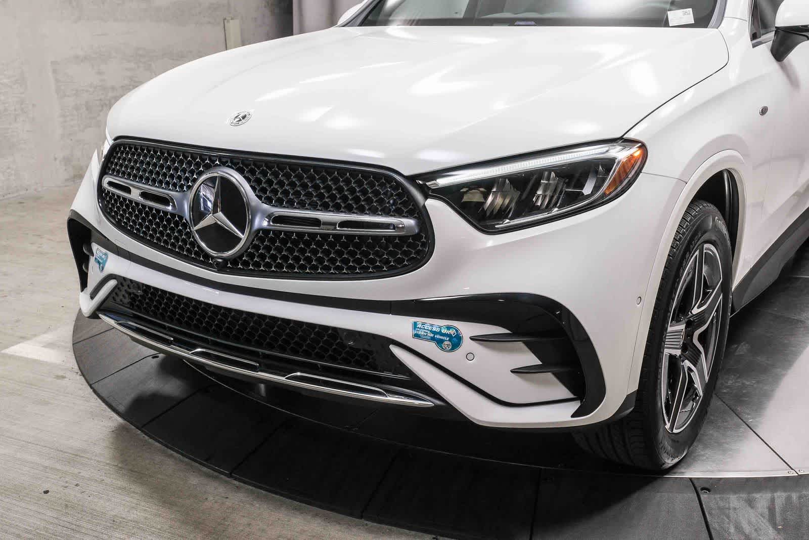 Thumbnail: 2025 Mercedes-Benz GLC - 11