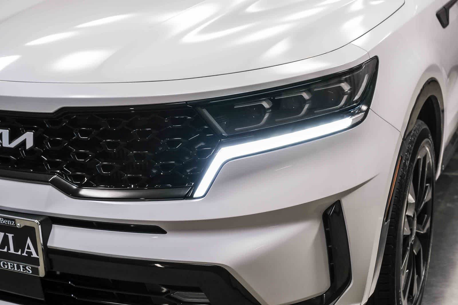 Thumbnail: 2023 Kia Sorento - 10