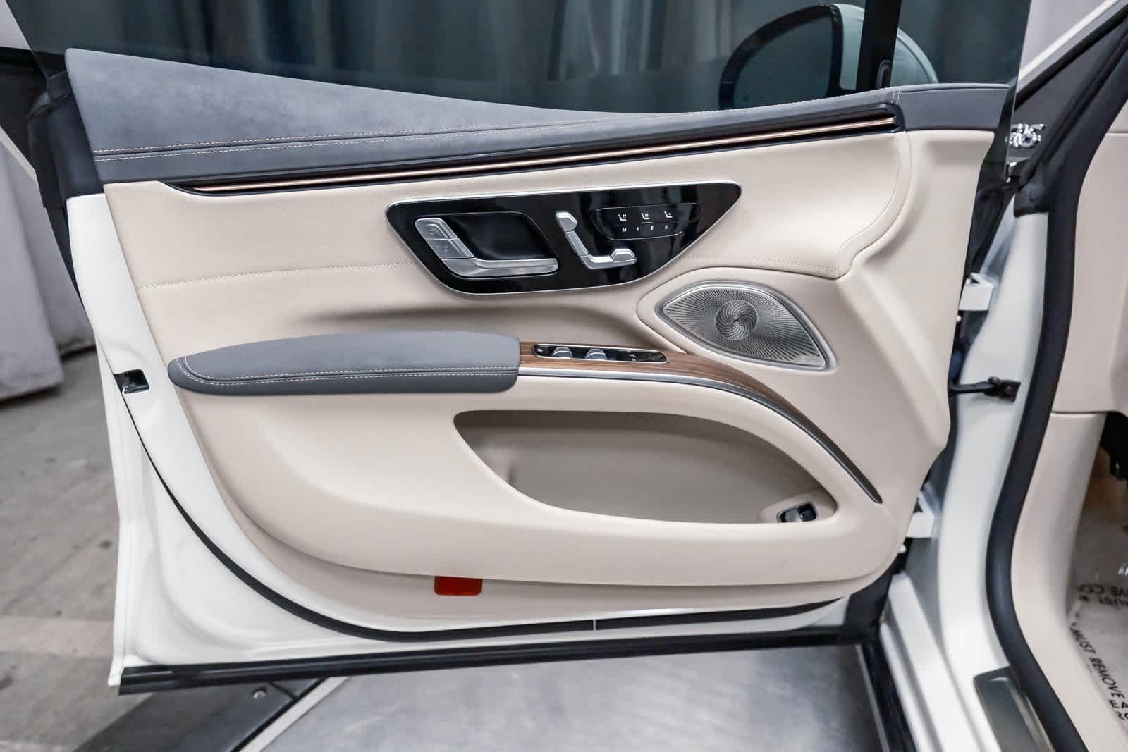 Thumbnail: 2022 Mercedes-Benz EQS - 20