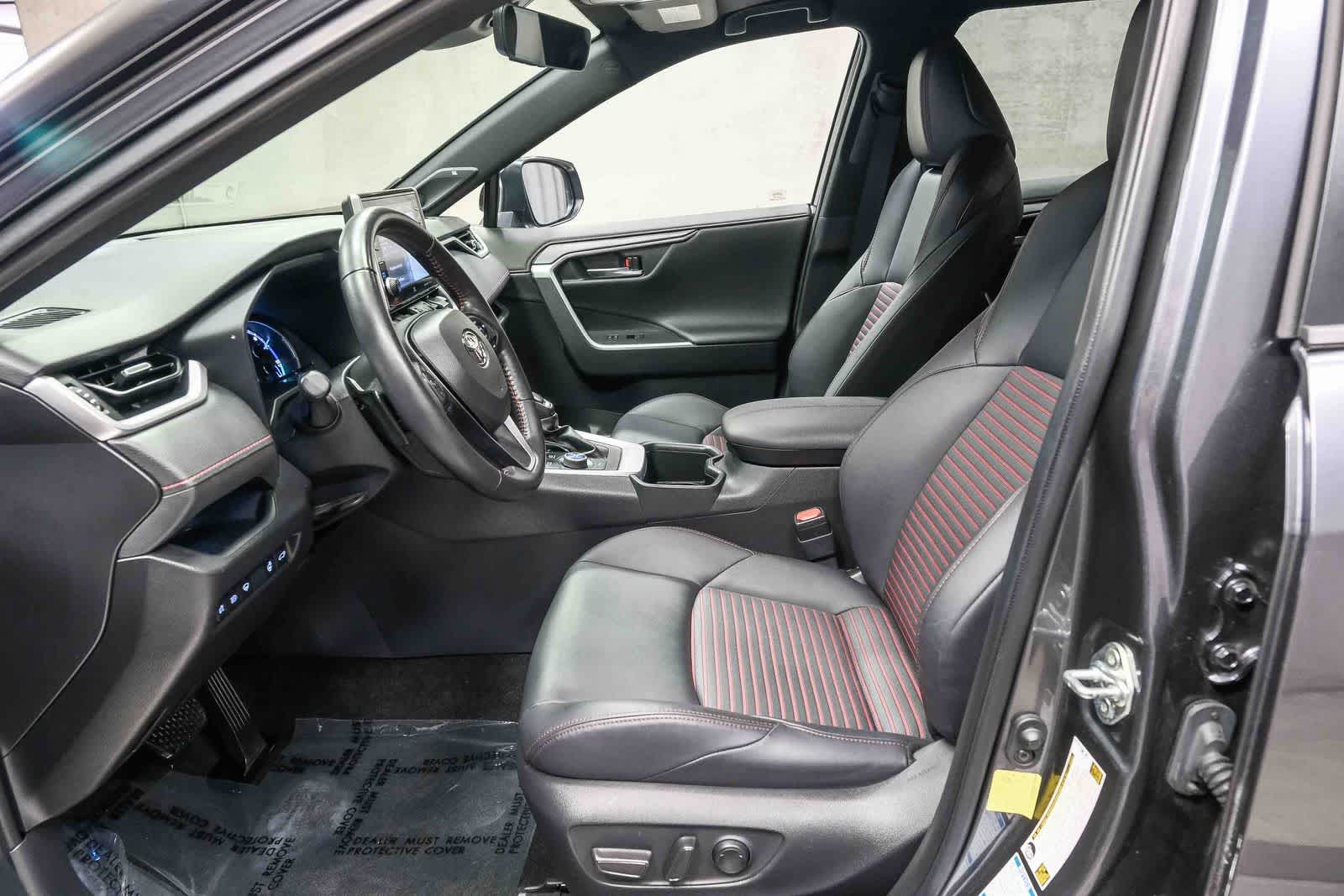 Thumbnail: 2022 Toyota RAV4 - 24