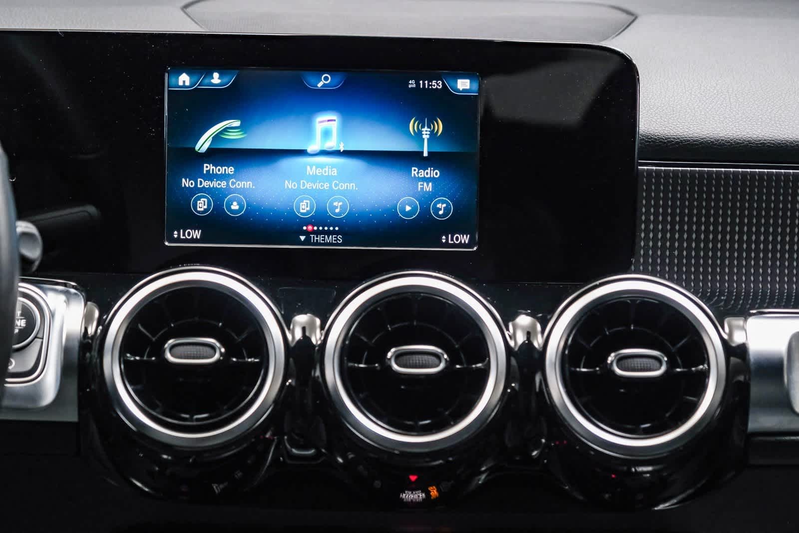 Thumbnail: 2020 Mercedes-Benz GLB - 15