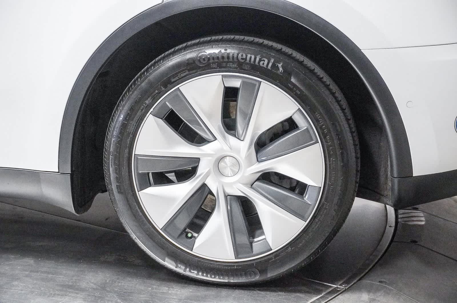 Thumbnail: 2021 Tesla Model Y - 10