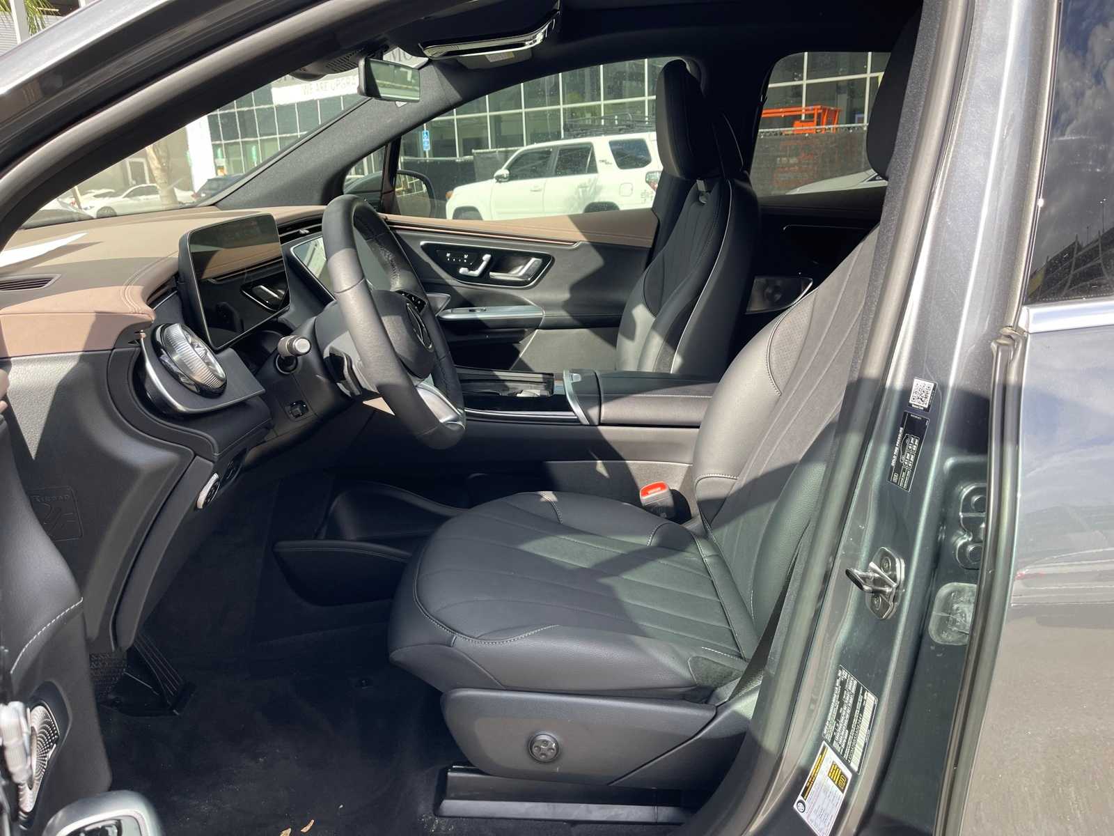 Thumbnail: 2025 Mercedes-Benz EQE - 8