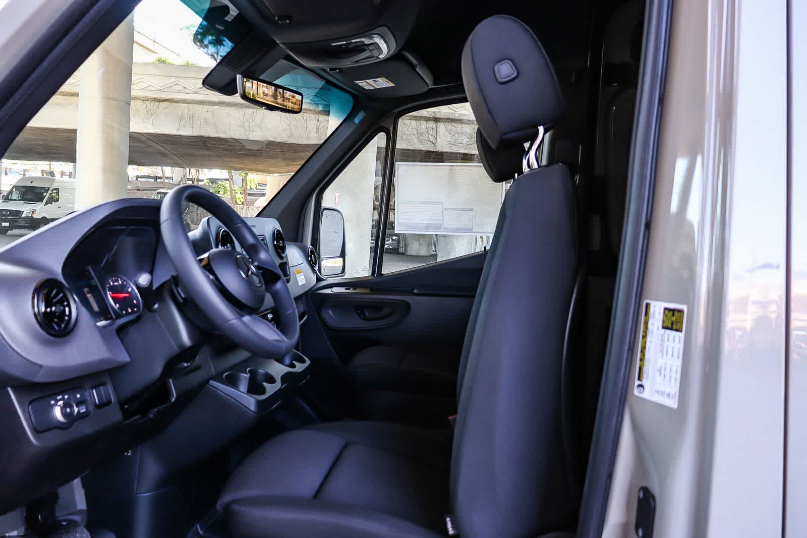 Thumbnail: 2026 Mercedes-Benz Sprinter - 16