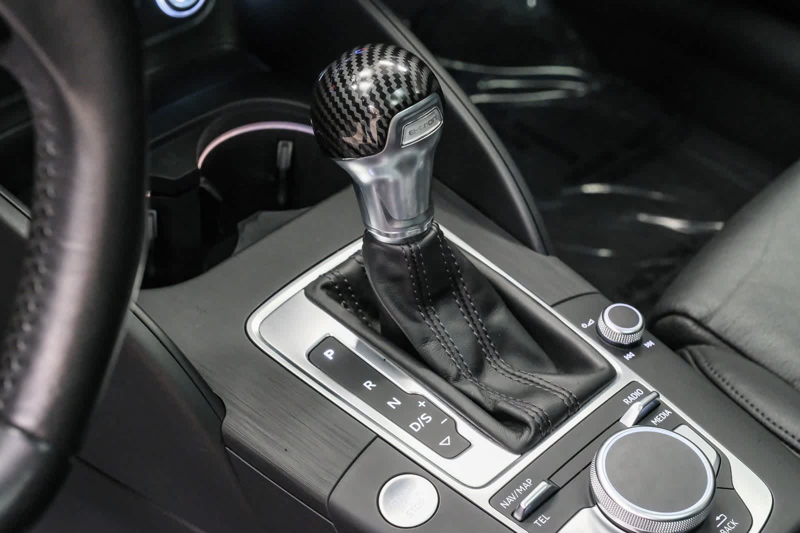 Thumbnail: 2018 Audi A3 e-tron - 21