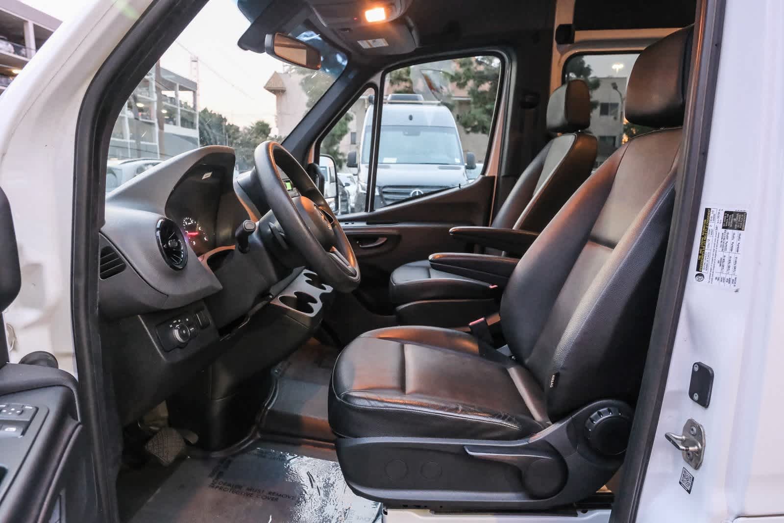 Thumbnail: 2021 Mercedes-Benz Sprinter - 21