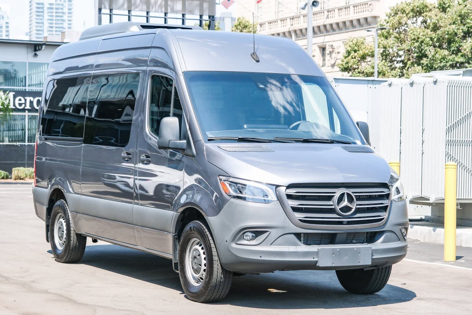 Thumbnail: 2024 Mercedes-Benz Sprinter - 3
