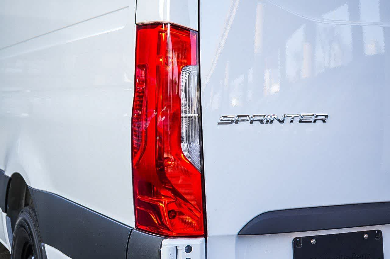 Thumbnail: 2026 Mercedes-Benz Sprinter - 9