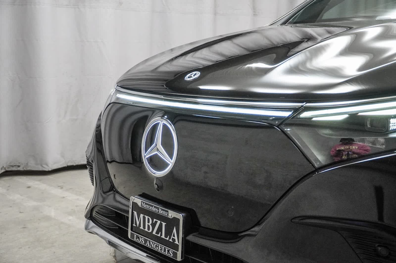 Thumbnail: 2023 Mercedes-Benz EQS - 7