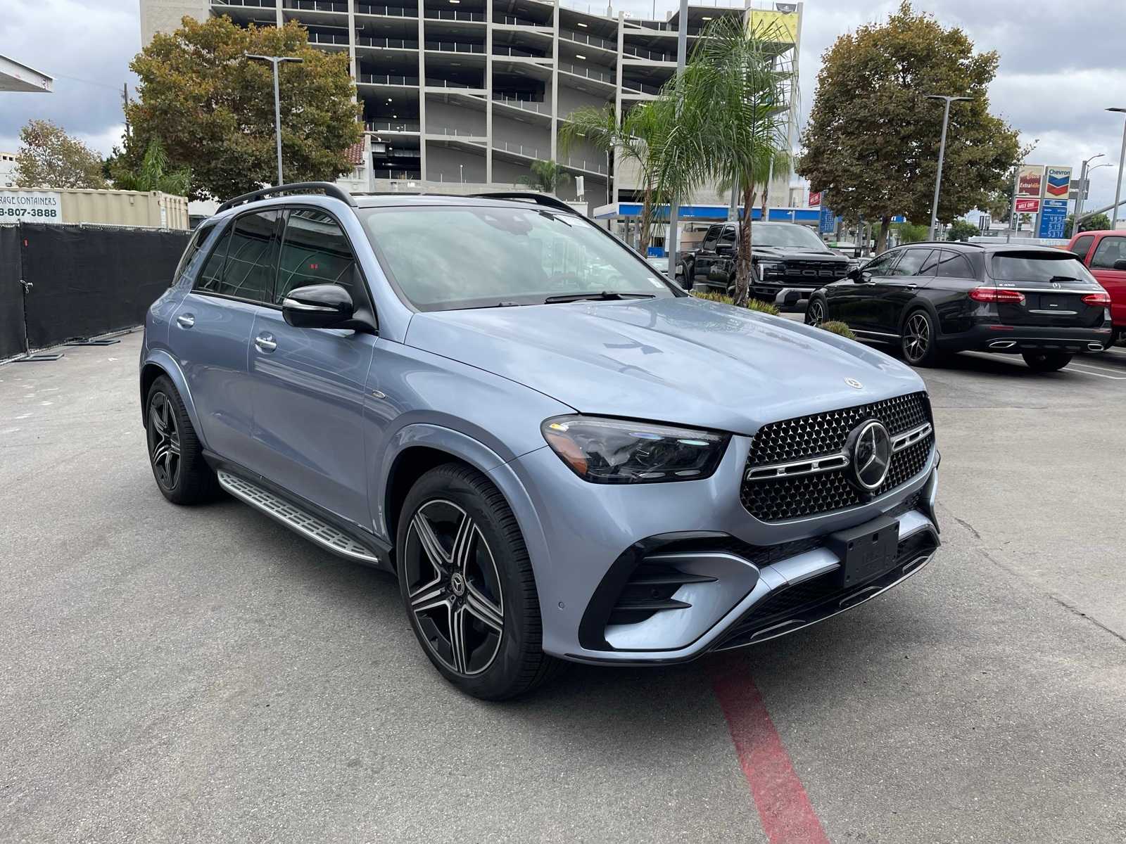 Thumbnail: 2025 Mercedes-Benz GLE - 2