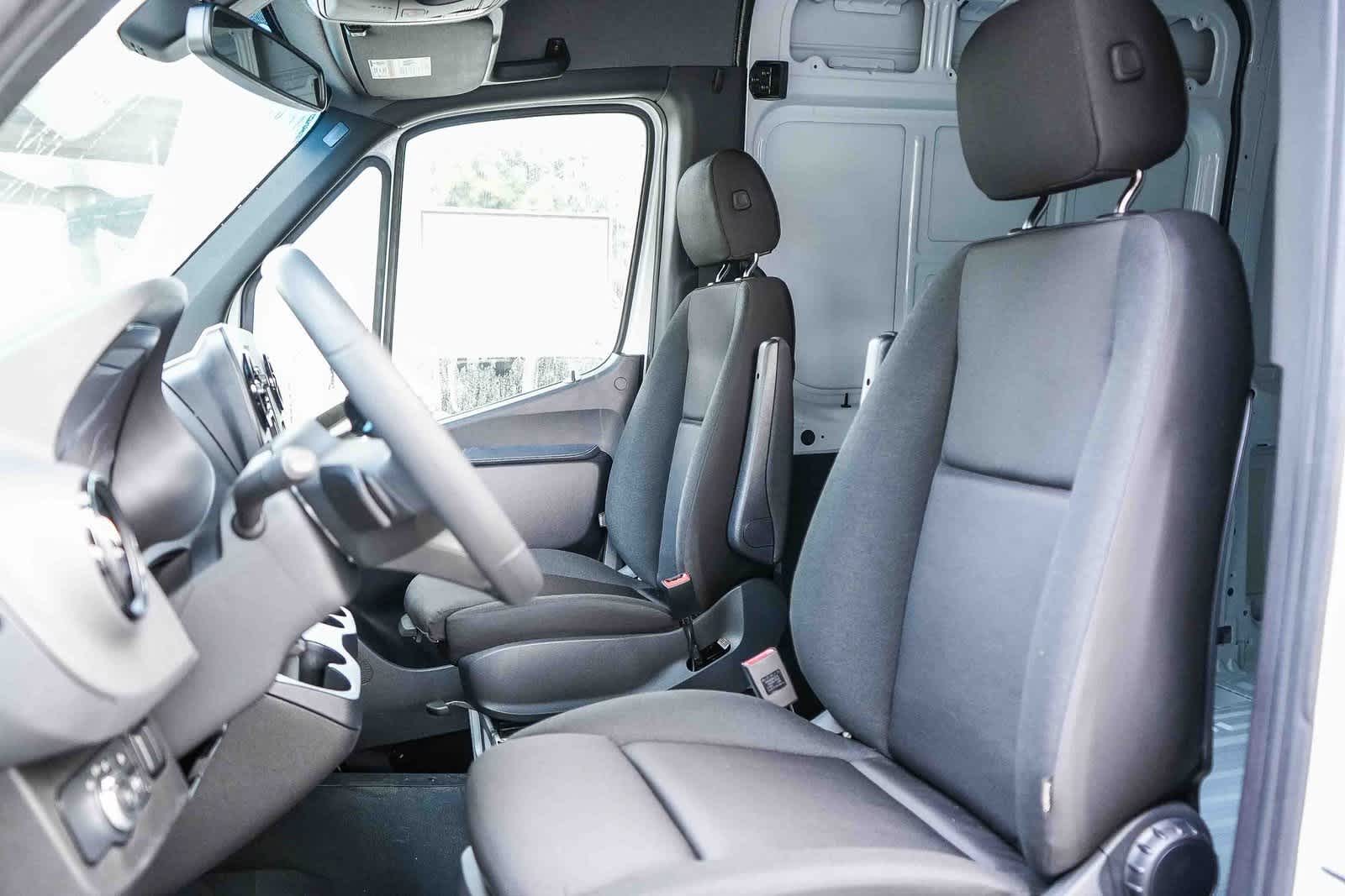 Thumbnail: 2026 Mercedes-Benz Sprinter - 16