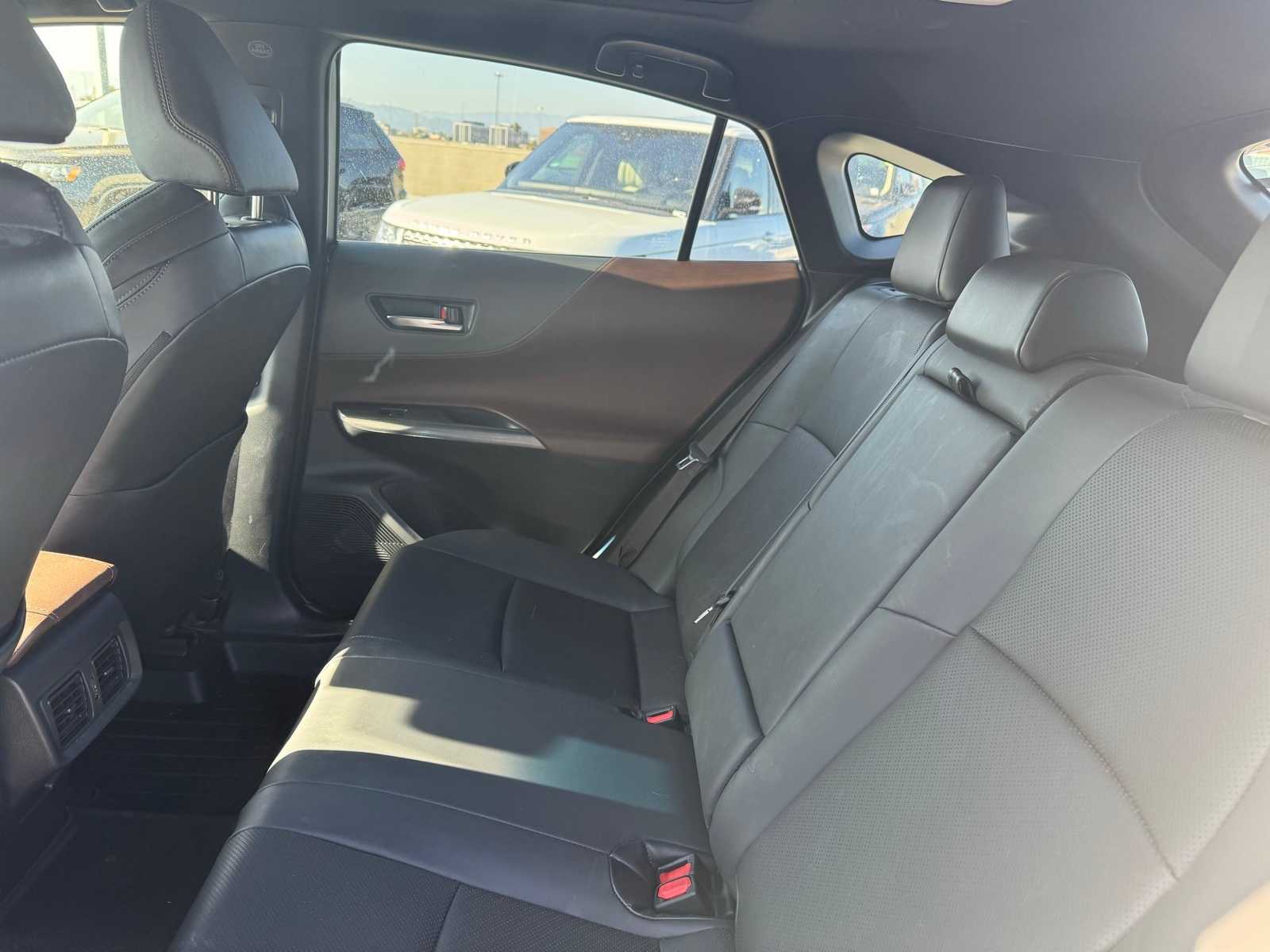 Thumbnail: 2021 Toyota Venza - 6