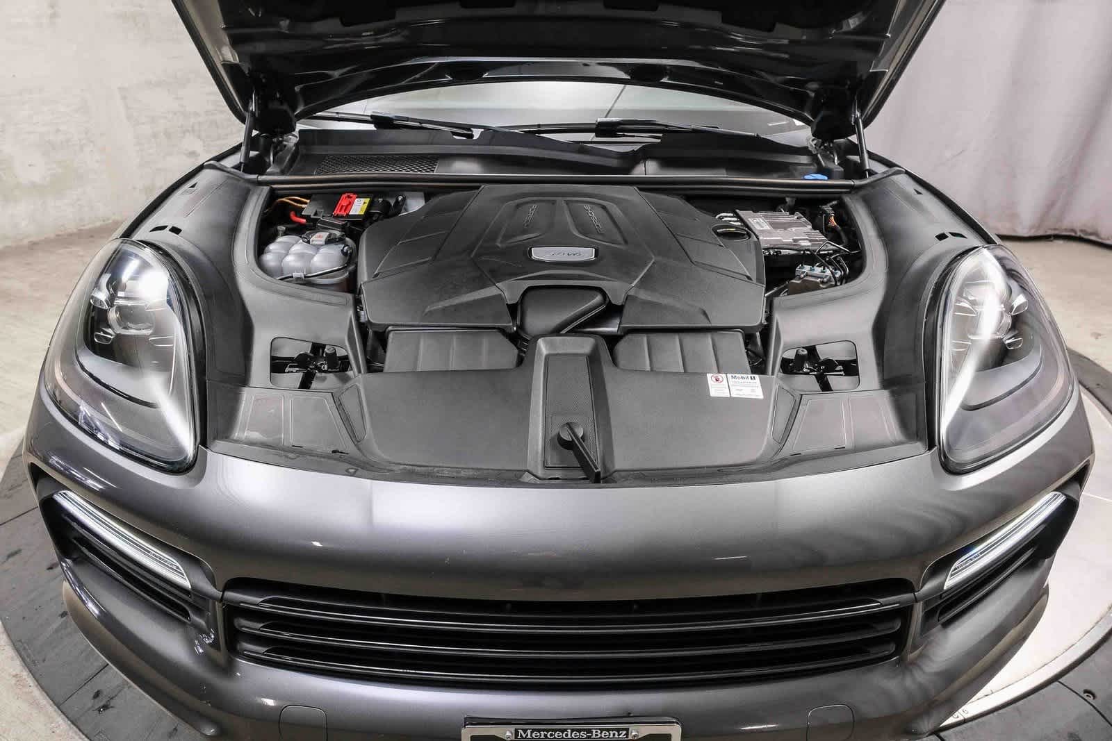 Thumbnail: 2020 Porsche Cayenne - 29