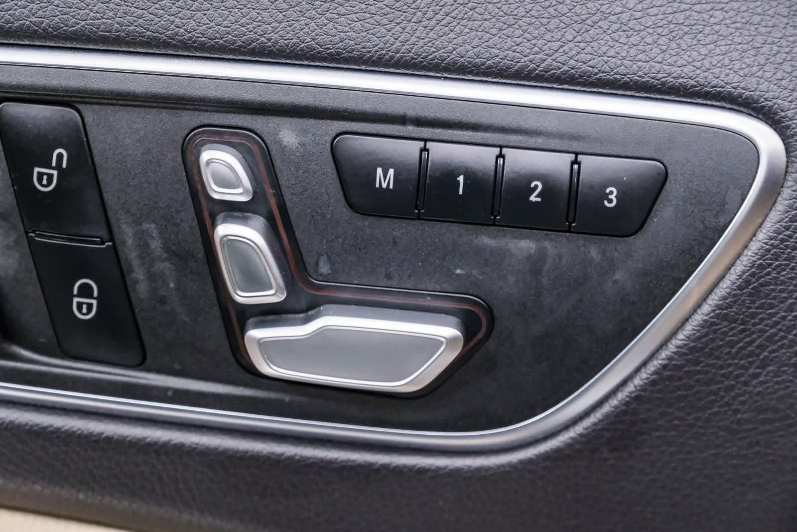 Thumbnail: 2019 Mercedes-Benz GLA - 24