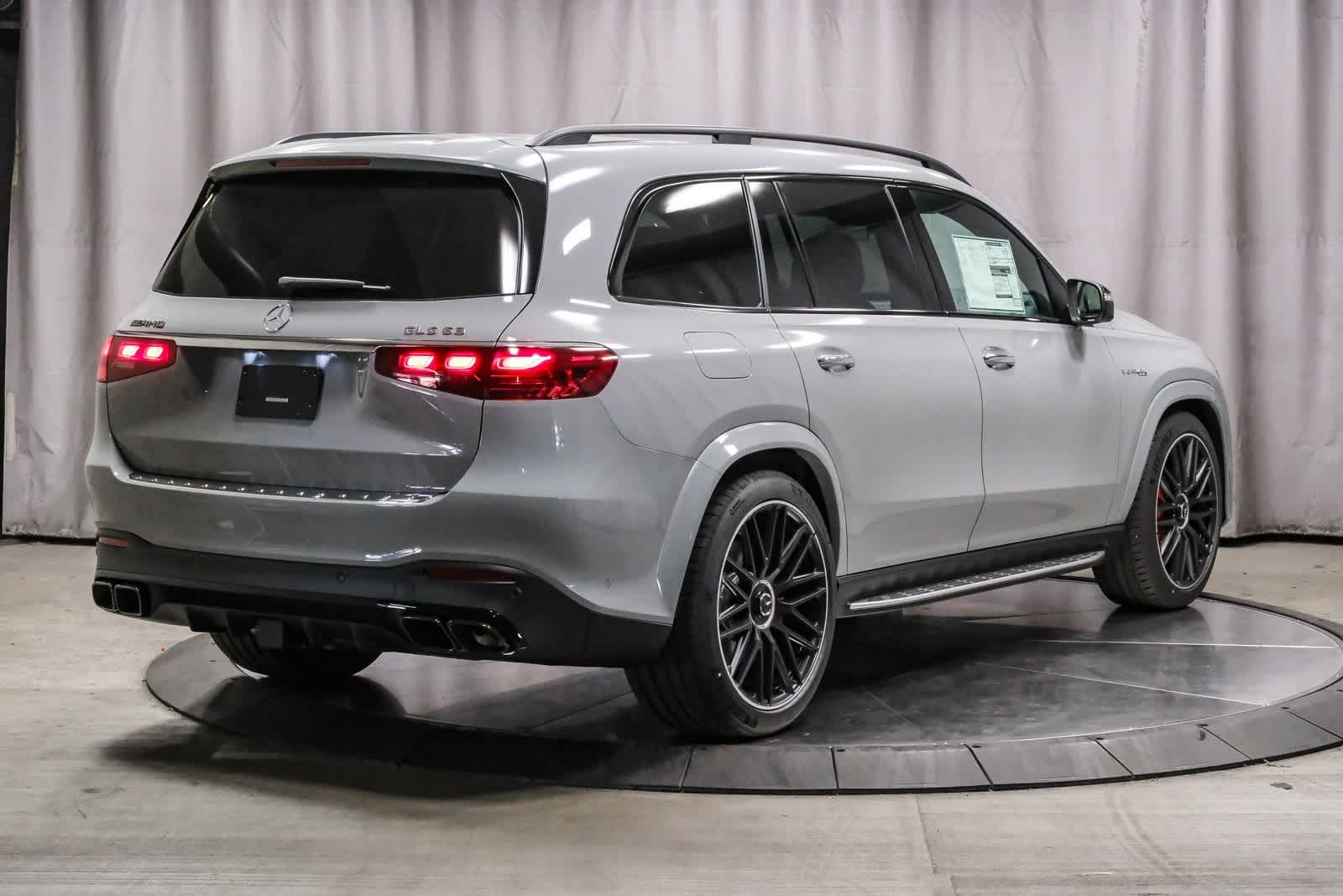 Thumbnail: 2026 Mercedes-Benz GL-Class - 4