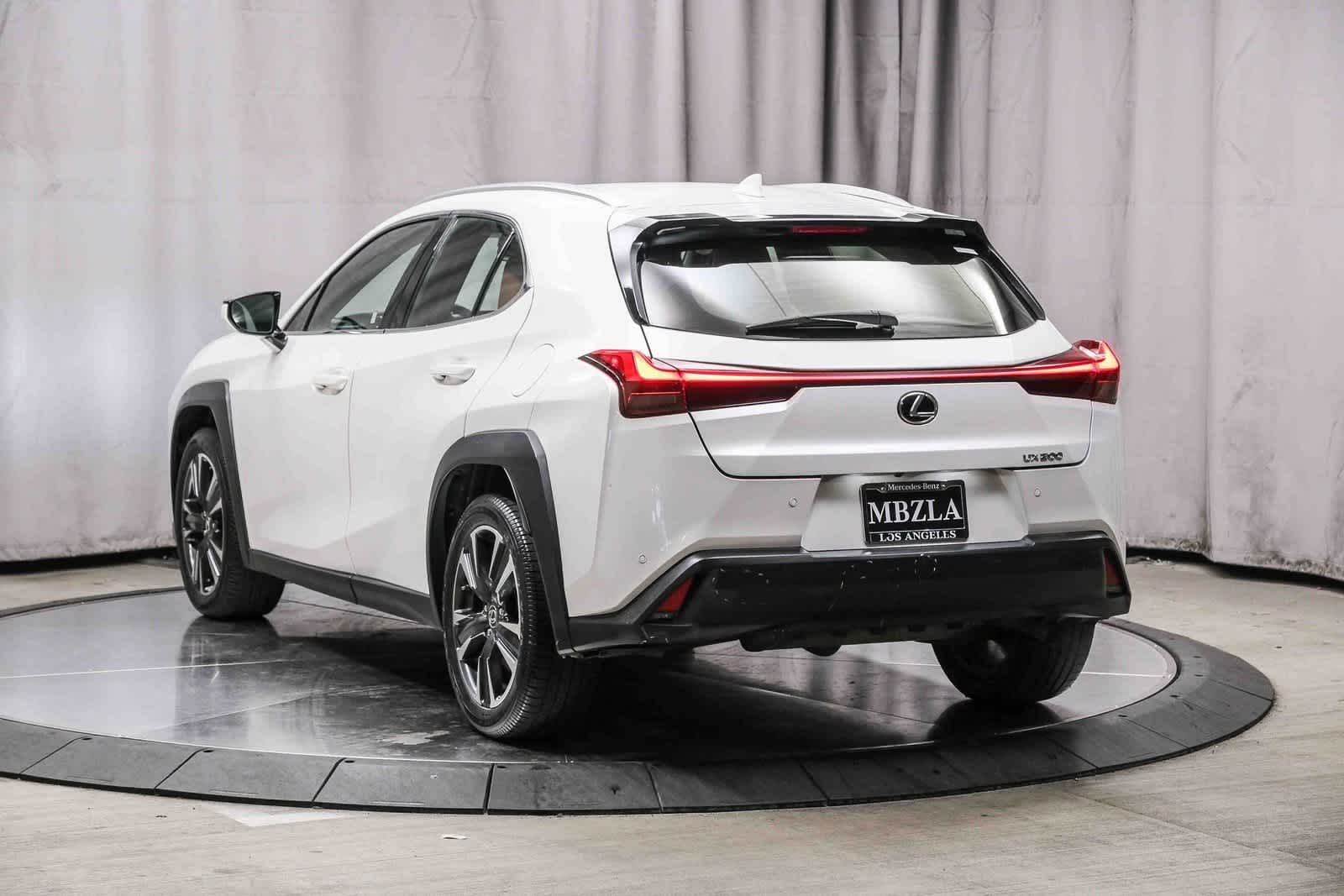 Thumbnail: 2021 Lexus UX - 2