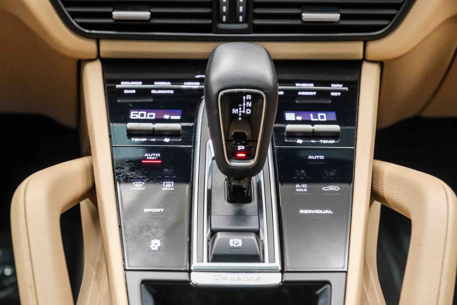 Thumbnail: 2020 Porsche Cayenne - 16