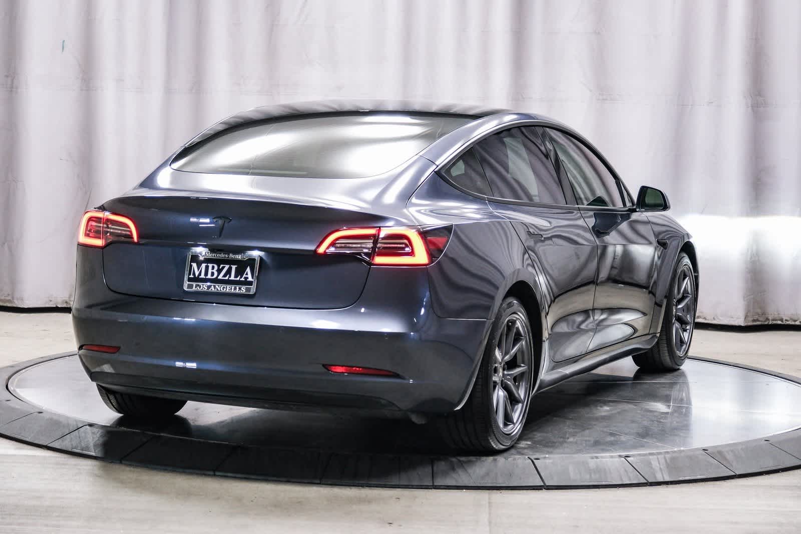 Thumbnail: 2021 Tesla Model 3 - 4