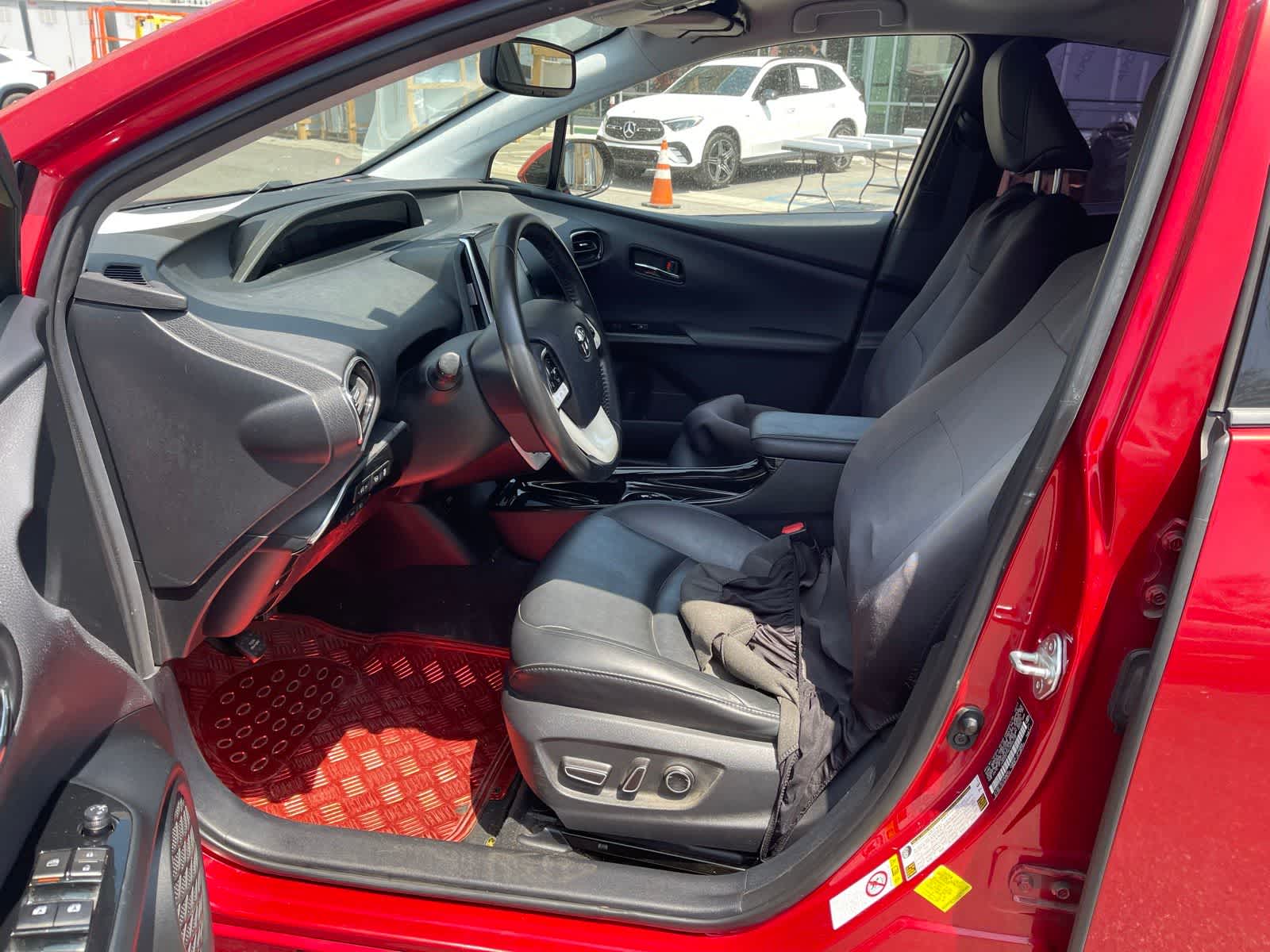 Thumbnail: 2017 Toyota Prius Prime - 6